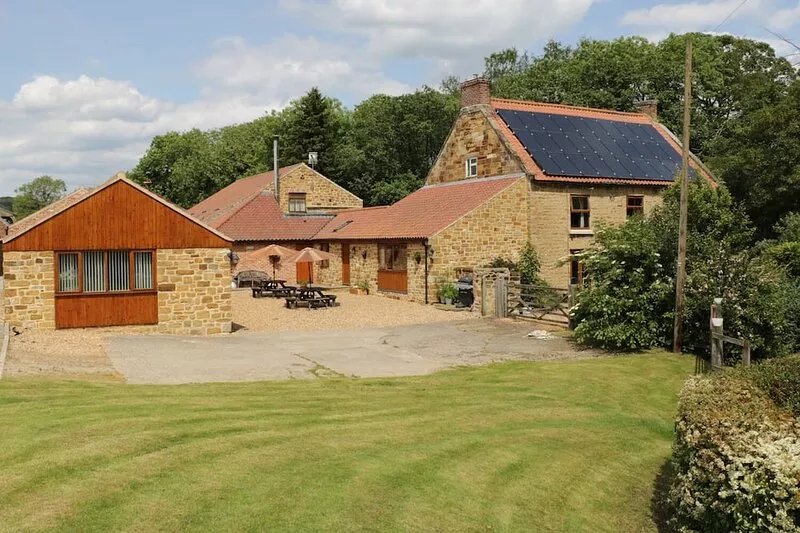 LITTLE BYRE COTTAGE, family friendly, with a garden in Thirsk