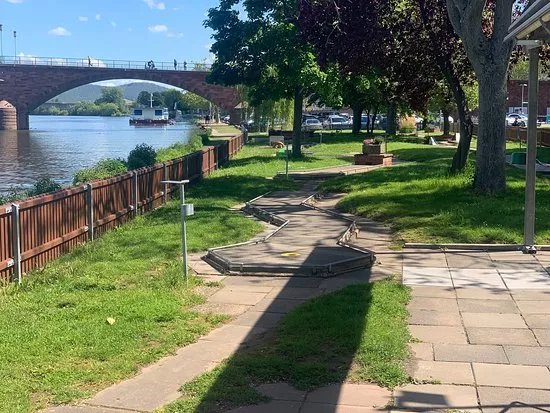 Minigolf Anlage am Mainufer / Miltenberg