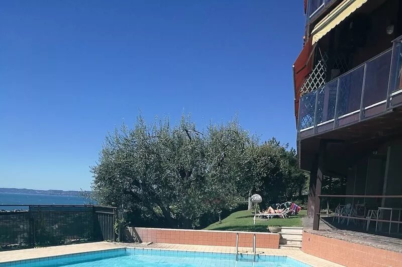 Comfortable Apartment with pool and fantastic views of Lake Garda.
