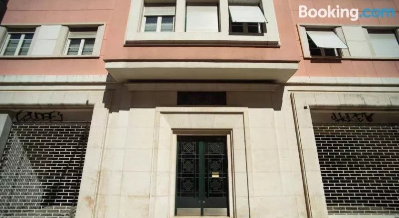 City Center Homestay Cozy And Sunny Apartment