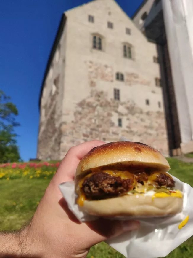 Linna Burgers And Coffee