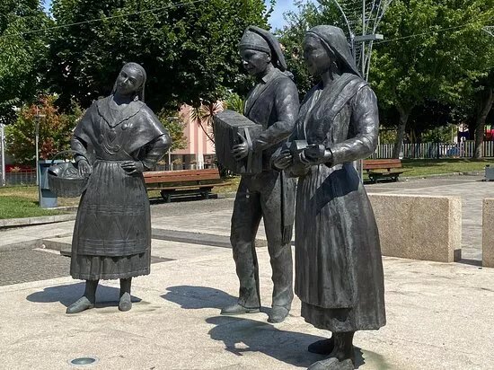 Monumento em homenagem as rusgas populares de Ponte da Barca