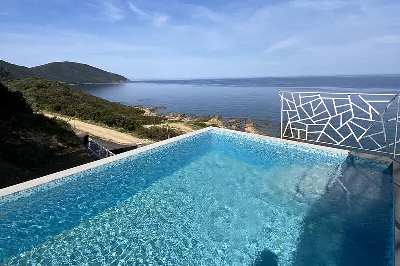 Magnifique Villa Neuve, vue Exceptionnelle sur le Golf de Lava