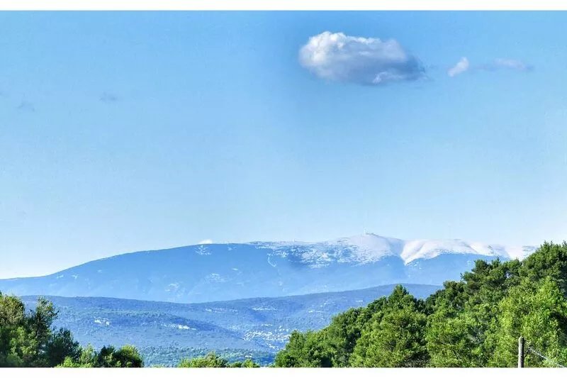 Authentic renovated farmhouse in the Luberon, Provence, with heated private pool