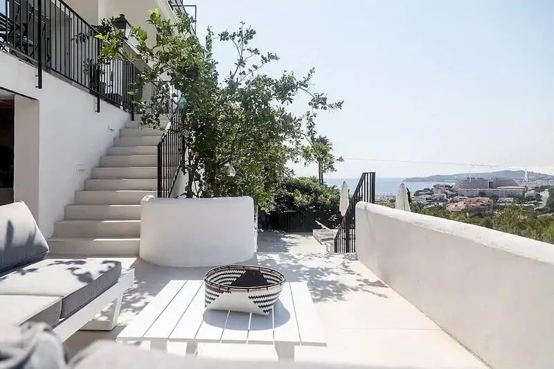 Villa Sitges Colonial. Impressive sea views. High design. Renovated.