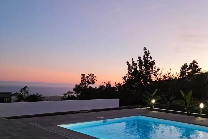 Holiday Home 'Villa Tino- Casa M' with Mountain View, Shared Pool and Wi-Fi