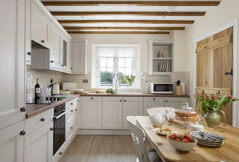 This beautiful cottage enjoys a fabulous rural location on a mixed working farm.