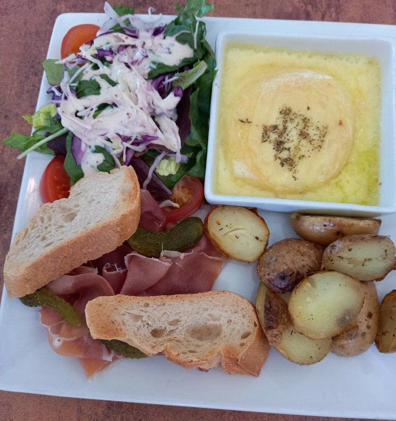Bistro Mirabel