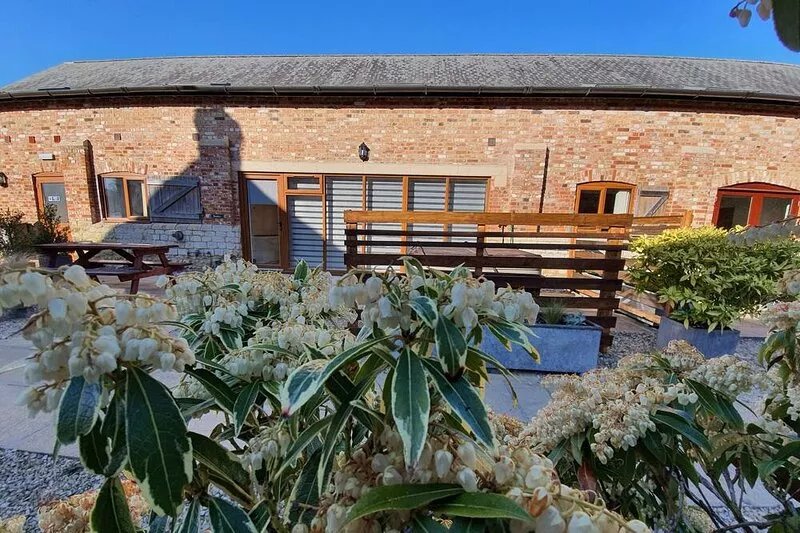 Immense, Family Friendly, Barn Conversion with Private Hot Tub