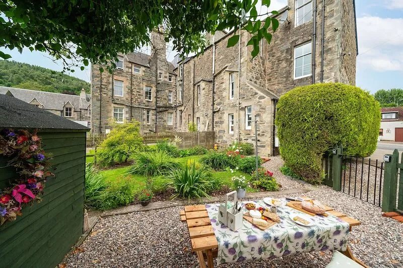 Dreamy One Bedroom Apartment with Garden near Dunkeld