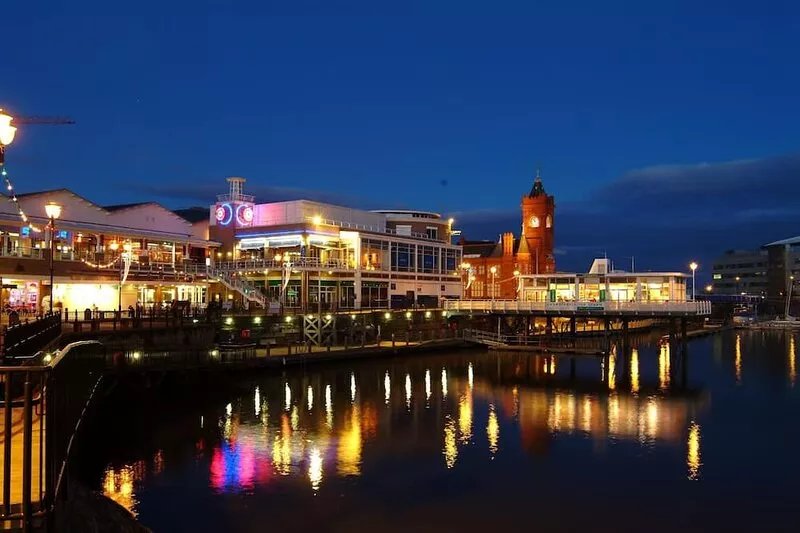 Experience the magic of Wales, take in mountain views with family and friends!