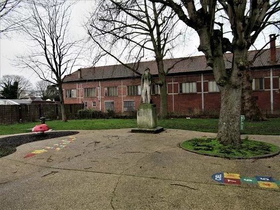 Square Henriette Vorniere