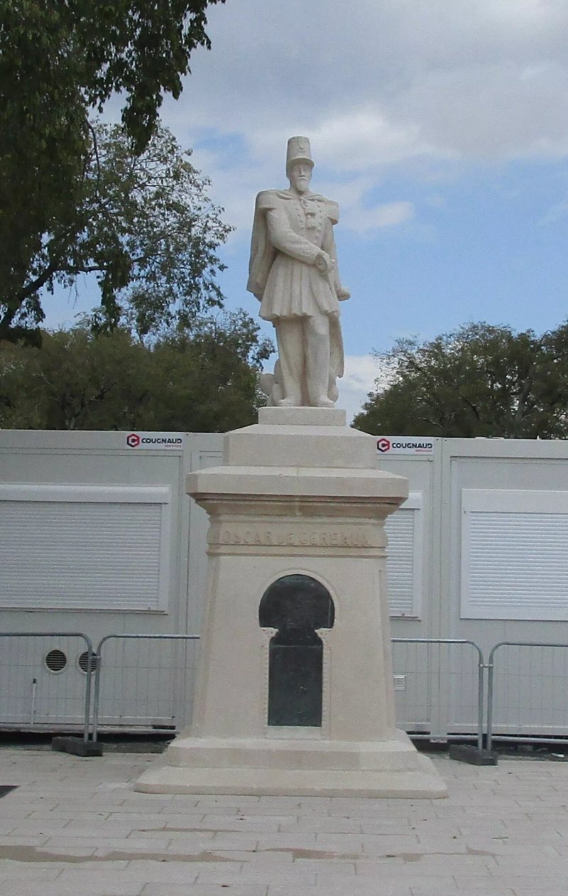 La Statue de Oscar de Gereaux