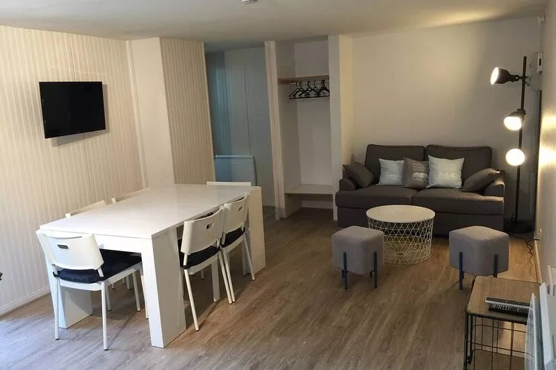 Nice apartment 65m² - private garden - 200m beach furrow / thalasso- 1/6 pers