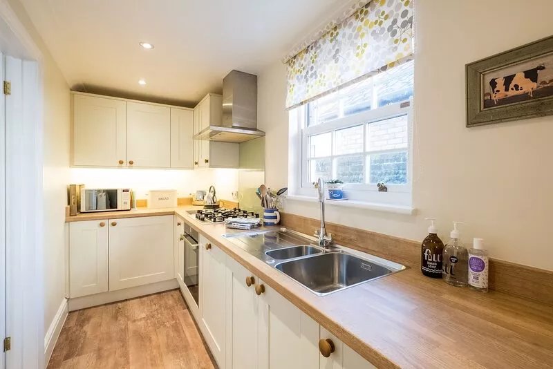 Admiral Cottage - sleeps 2 guests  in 1 bedroom