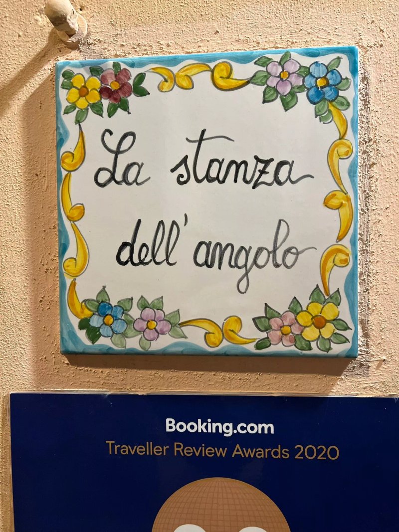 La Stanza Dell'Angolo