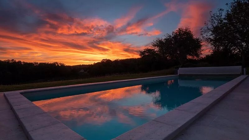 Domaine de La Banne - luxurious 3 bedroom barn, private pool, stunning location