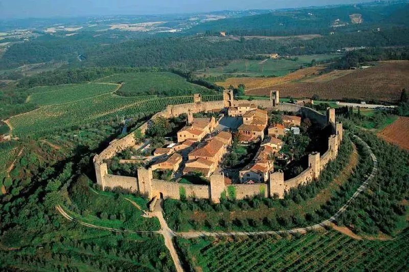 TYPICAL FARM HOUSE WITH POOL IN CHIANTI NEAR SIENA, FLORENCE ..