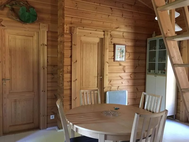 house solid wood 6 people with swimming pool any comfort on a closed ground.