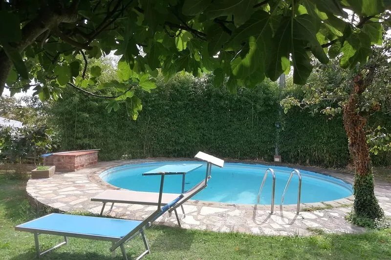 Pisa Florence: charming vacation villa with private garden, swimming pool