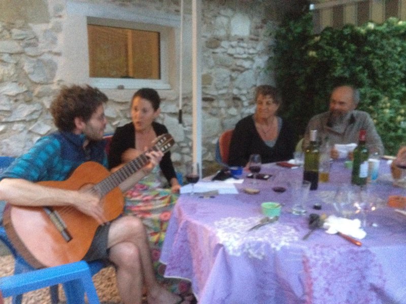 Ecogite La Maison du Grillon & Oustau Grigt Cafe
