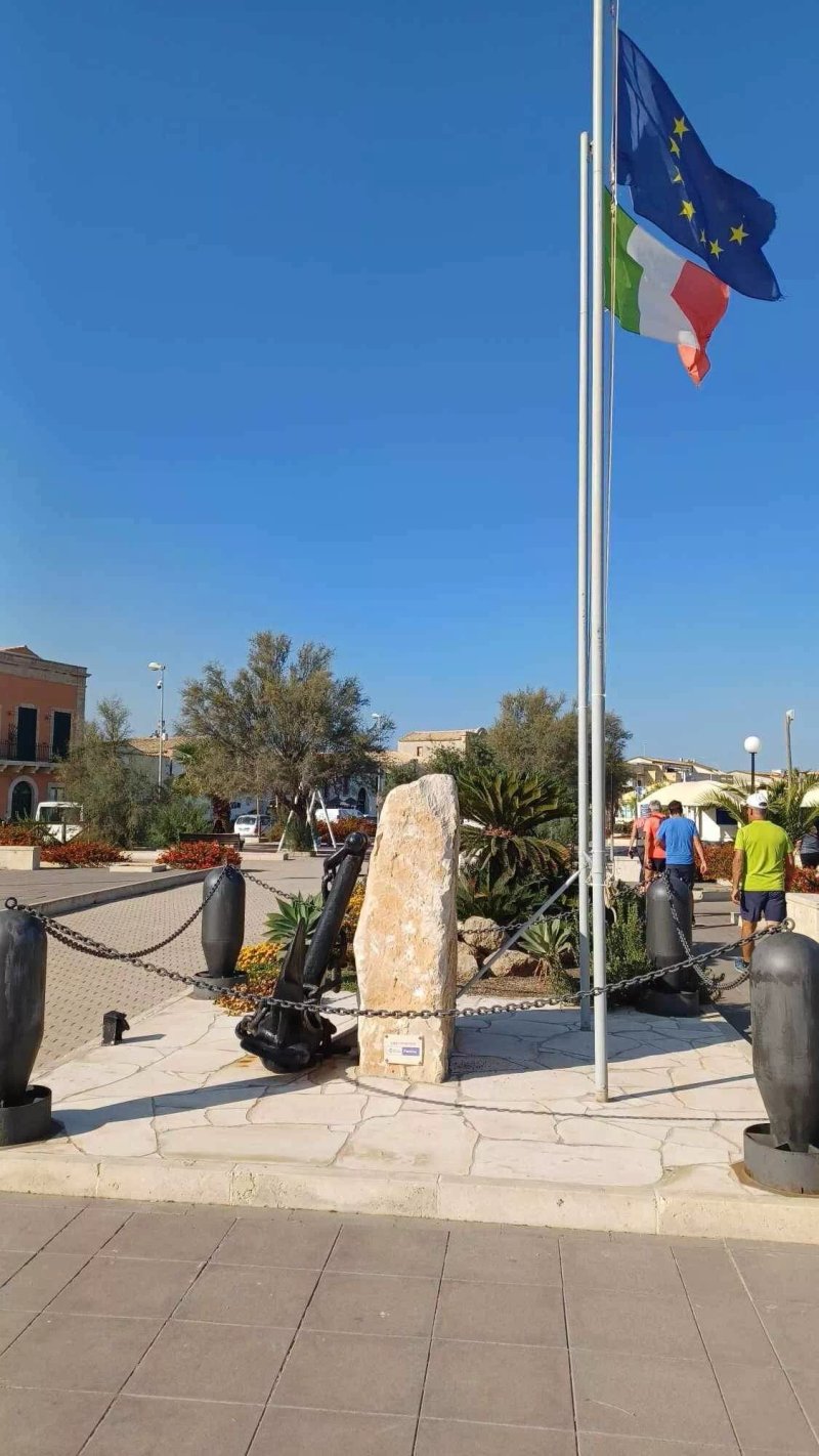 Monumento Ai Caduti Del Mare