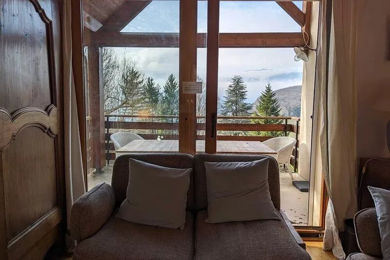 Architect-designed house with contemporary charm in Talloires overlooking Lake