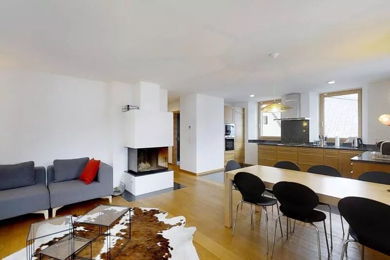 4 1/2 room apartment on the first floor with approximately 110m2, elevator to