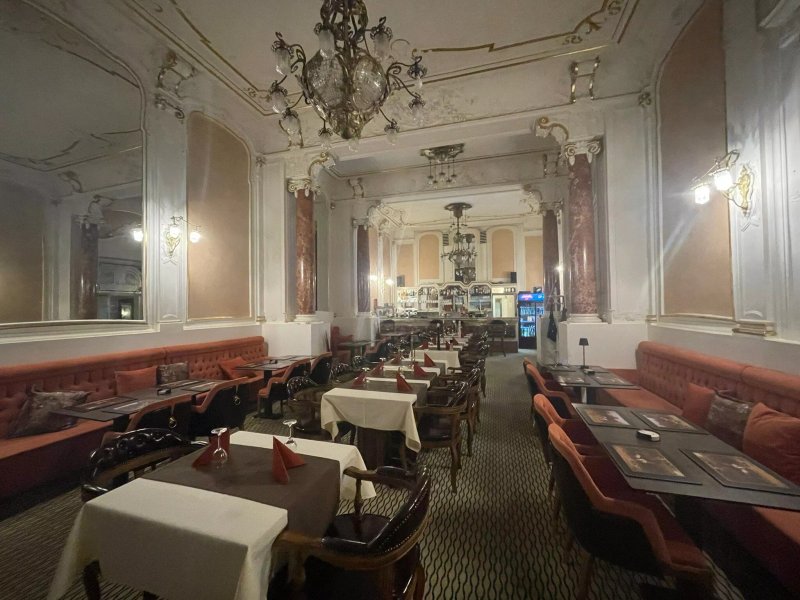 Cafe Restaurant Central