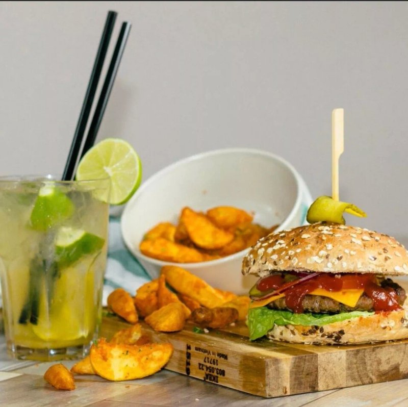 CACTUS – Cocktails & Burger
