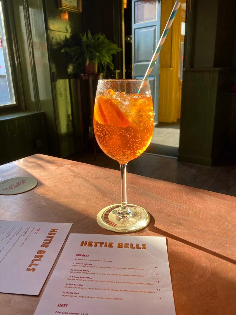 Hettie Bells Pub & Cafe