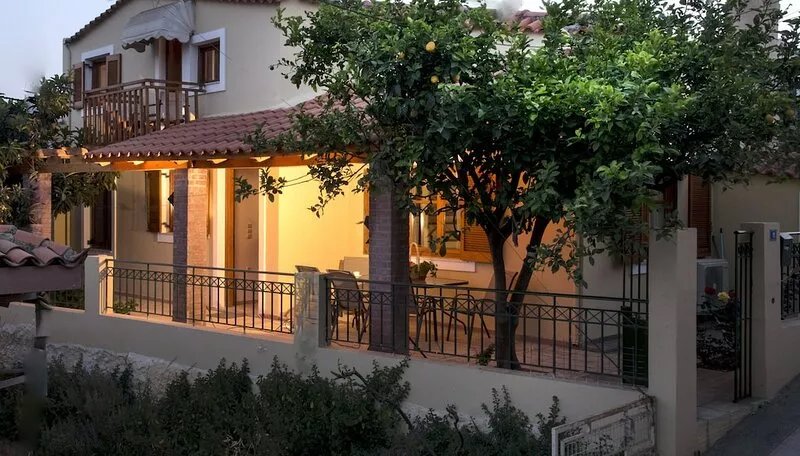 ''Minos'' Maisonette House overlooking the Minoan Palace of Knossos !!