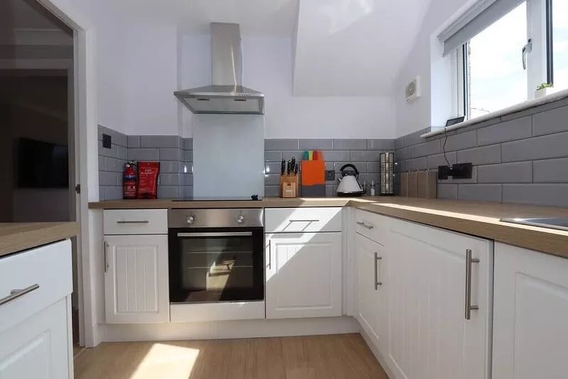 Luxury detached three bedroom house with private drive and garden