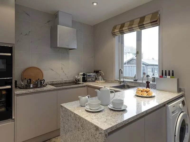 Stylish seaside luxury, recently refurbished - 5 mins to the Sea, 3 to town.