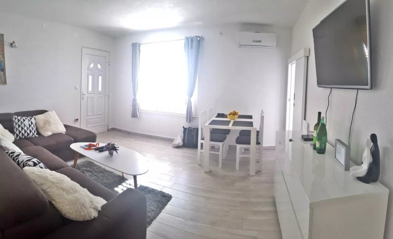 Apartment & Room Serious Job