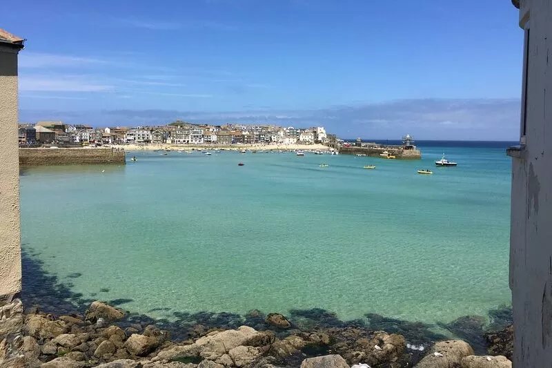 20% OFF 7+ DAYS IN SPRING! PRISTINE, PRIVATE BEACH, STUNNING SEA VIEWS, MODERN.