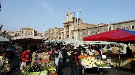 Market Fera O’Luni