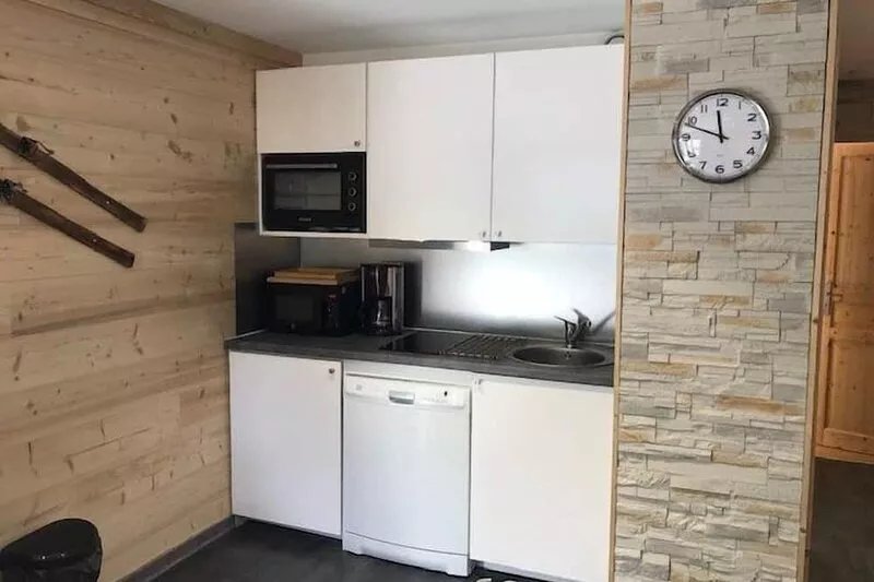 Isabela 63: beautiful renovated T2 near center with garage