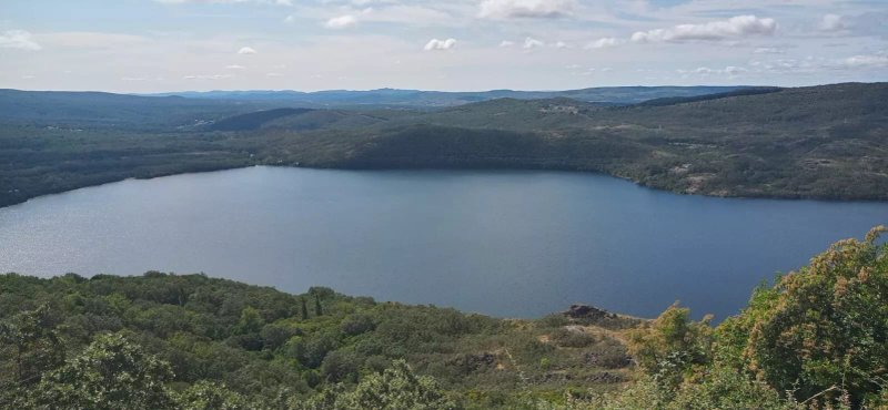 Mirador Del Lago Y San Martin