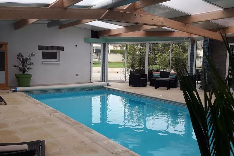BURGUNDY RENOVATED FARMHOUSE WITH PRIVATE HEATED INDOOR POOL AND SAUNA