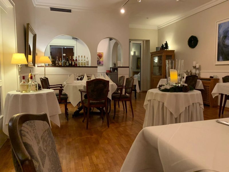 Ruwe Hotel