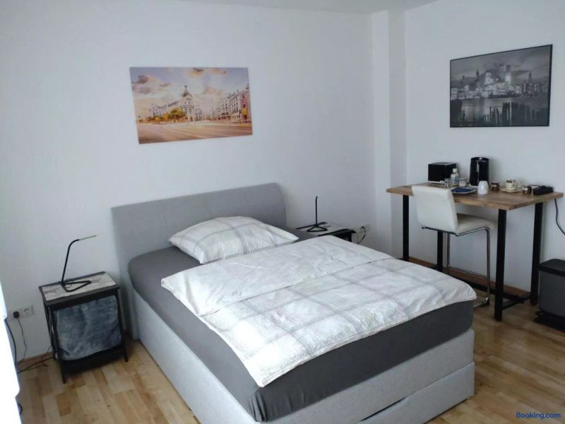 Jochen's Haus - Zimmer & Bad