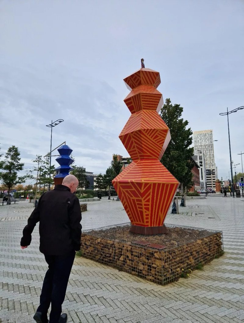 Liverpool Totemy Monument