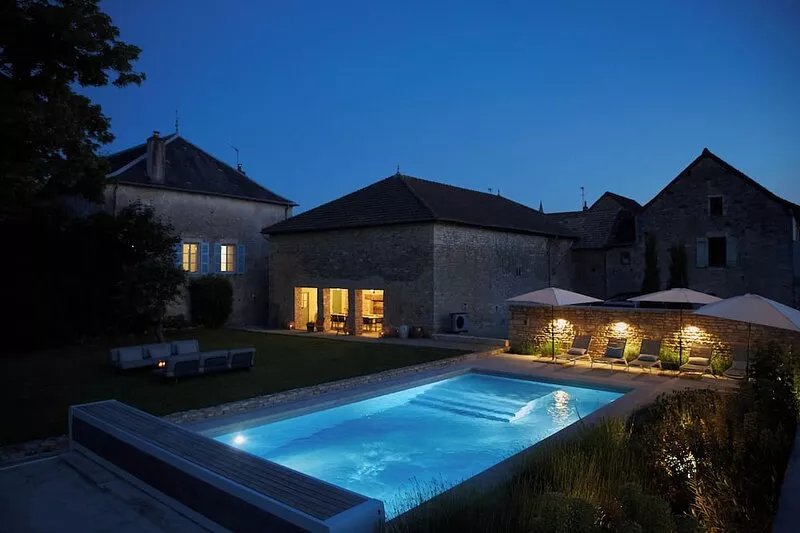 An authentic mansion near Beaune in a well-known wine village