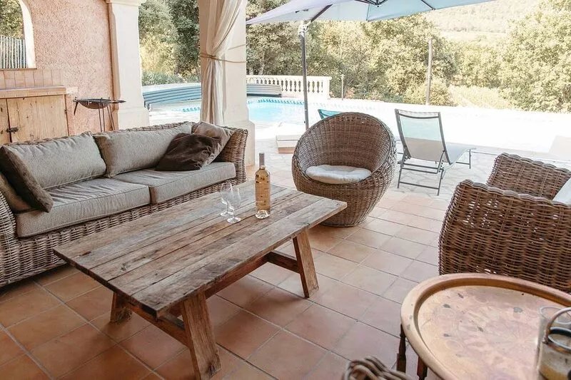 HOUSE IN THE VINEYARDS