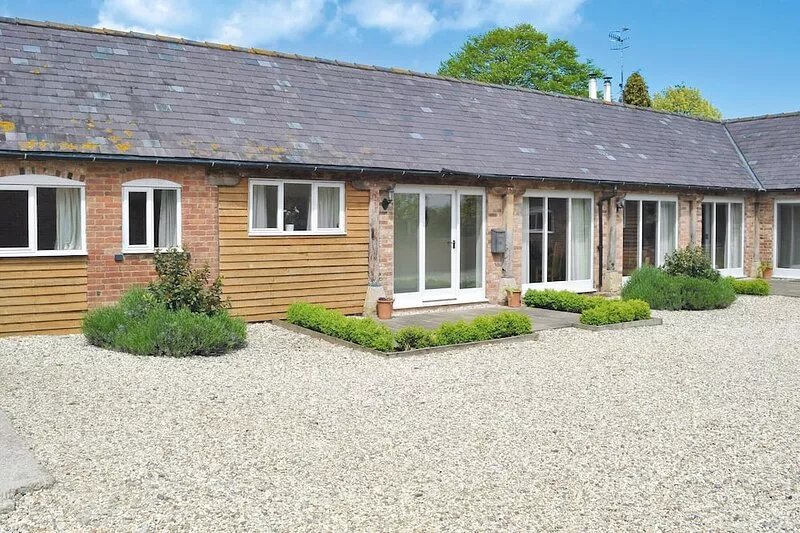 2 bedroom accommodation in Crimscote, near Newbold