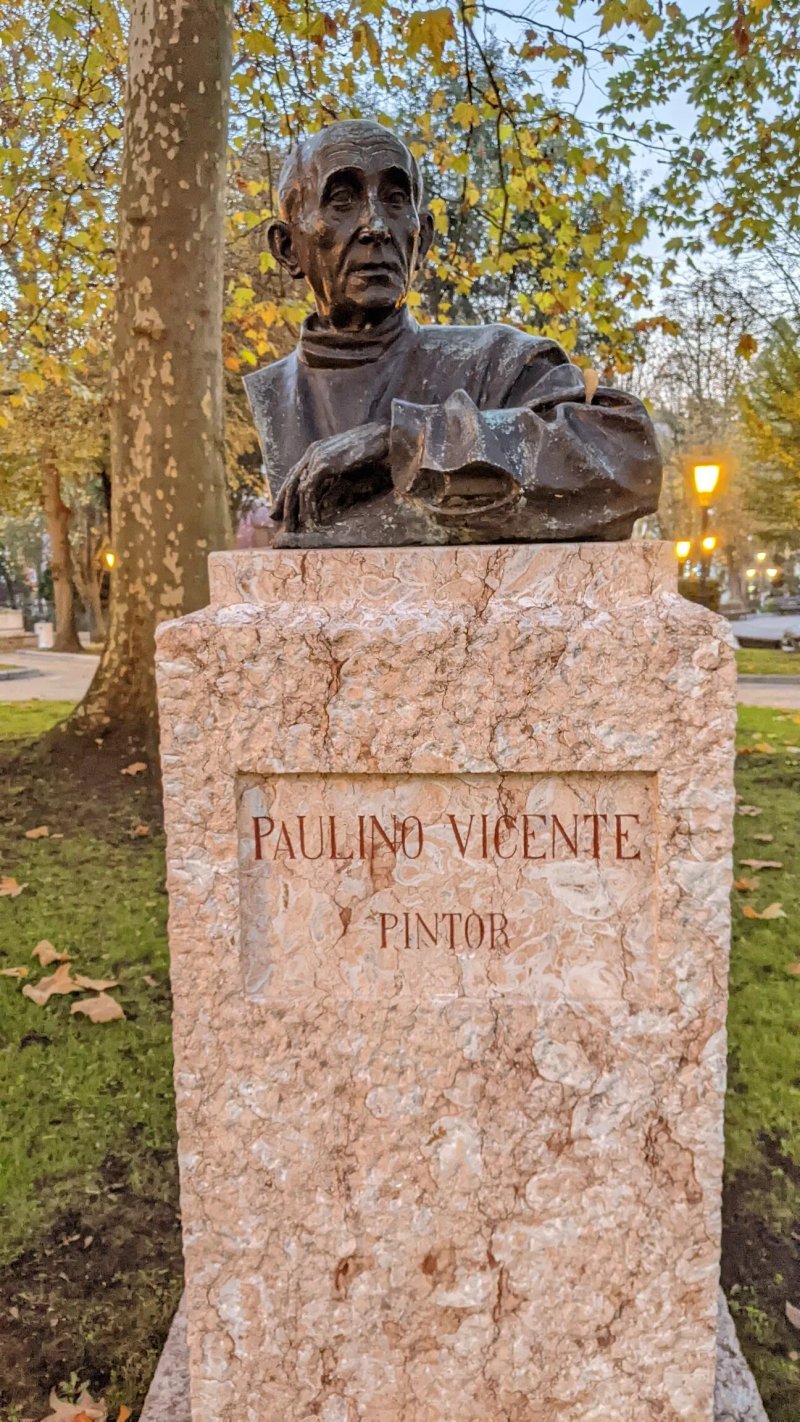 Monumento A Paulino Vicente
