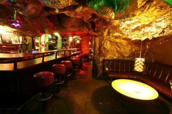 Capri Bar