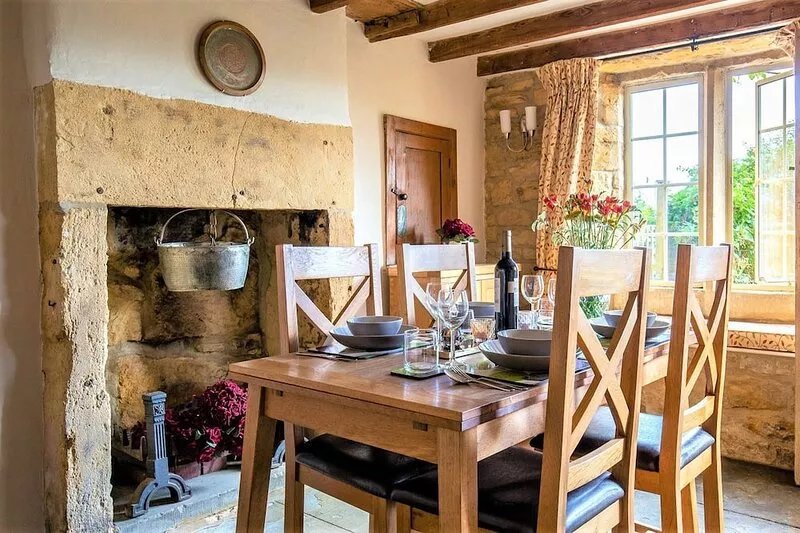 Honeysuckle Cottage - sleeps 4 guests  in 2 bedrooms
