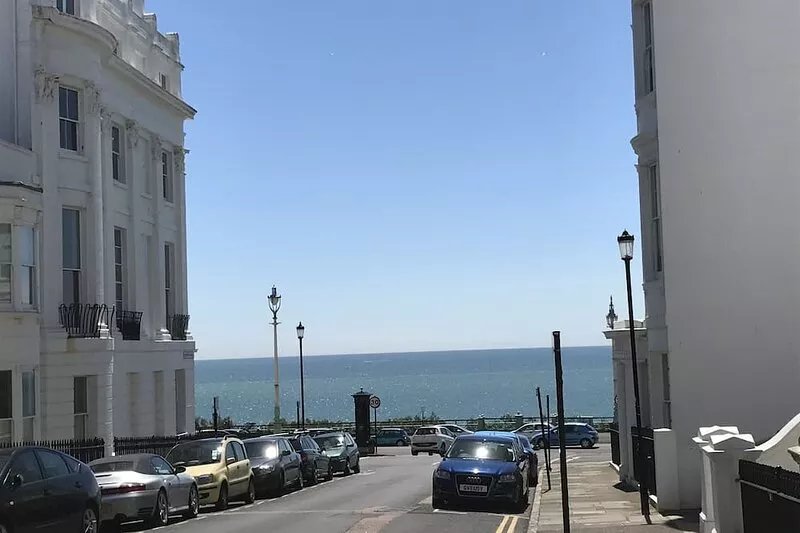 Regency Style Spacious Seaview Apartment. Sleeps up to 6!